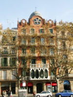 Barcelona: Casa Enric Laplana o Casa Mund (1907-1909)  Arquitecte: Bernard Martorell i Puig (Fotografia: Valent Pons i Toujouse)