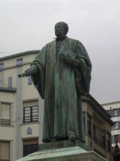 Fuxà: Estátua de G. M. de Jovellanos en Gijón - España