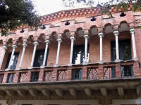 Sant Feliu de Guixols: Casa de la Campana   Arquitecte: Bernard Martorell i Puig (Fotografia de Valent Pons i Toujouse)