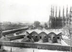 Gaudí: La Sagrada Família en 1910 - l'abside et les écoles
