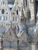 Gaud: Sagrada Famlia - El claustre a l'esquerra de la faana del Naixement
