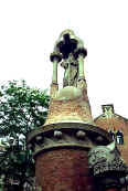 Dom�nech i Montaner: Hospital de Sant Pau Sculpture