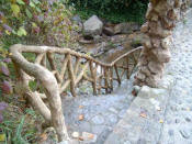 Gaud: Jardines Artigas,   Escalera de bajada al rio