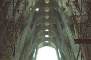 Gaud: Sagrada Familia -  Bvedas de la nave central