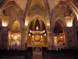 Gaud: Sagrada Familia  La cripta