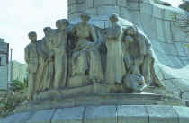 Llimona: Monumento al Dr Robert Grupo posterior