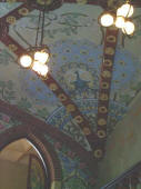 Domnech i Montaner:  Reus   Institut Pere Mata   Dtail cramique au plafond, paon avec la queue dploye