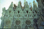 Gaud�: Sagrada Familia Exterior -  Muro exterior lado levante