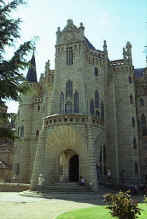 Gaud� Palacio episcopal de Astorga Fachada principal