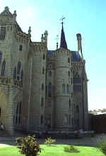 Gaud� Palacio episcopal de Astorga Fachada lateral derecha